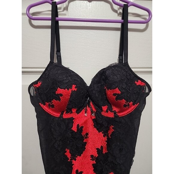 Victoria’s Secret Y2K Red Black Lace Fitted Stretch Teddy Garters Size 34B - Picture 2 of 9